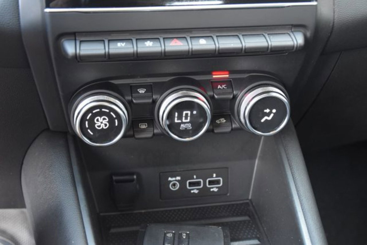 Renault Captur Plug-in Hybrid E-Tech 160 CV Intens (11)