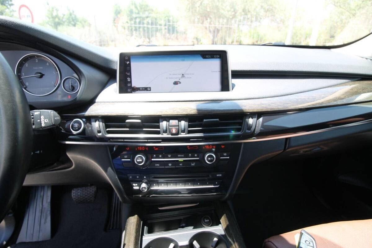 BMW X5 xDrive30d 258CV Luxury (10)