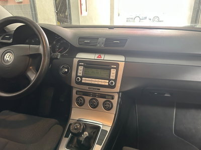 Volkswagen Passat Variant 1.9 TDI/105CV Comfortline (6)