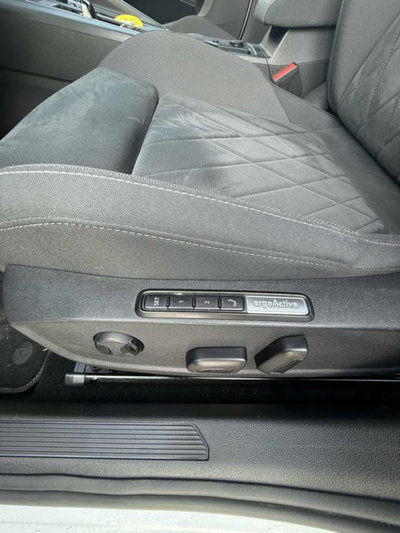 Volkswagen Golf Variant 2.0 TDI SCR DSG Style (14)