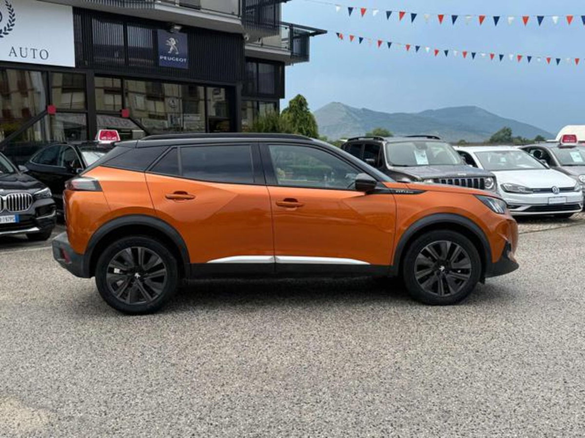 Peugeot 2008 BlueHDi 100 S&S GT Line (12)