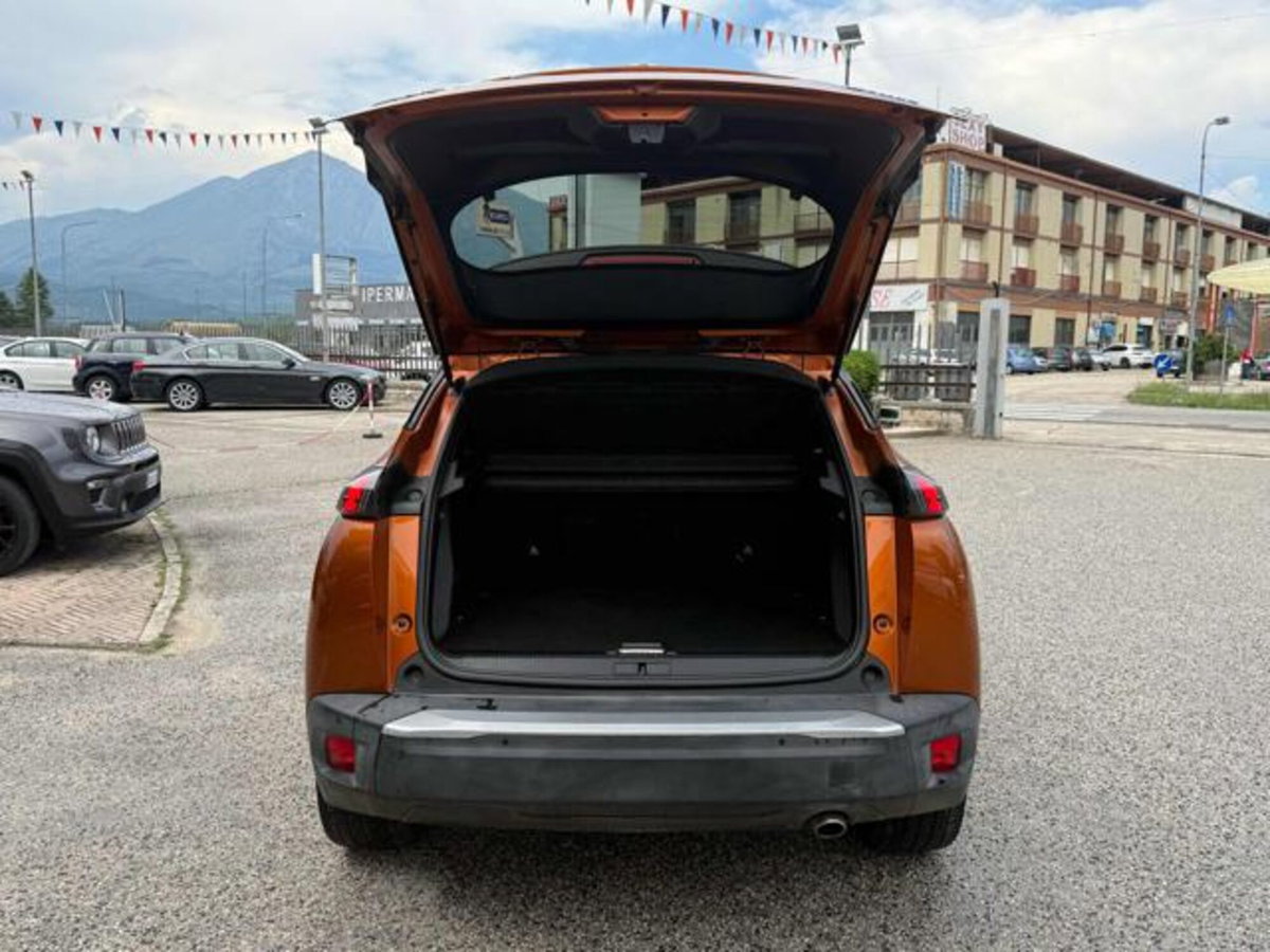 Peugeot 2008 BlueHDi 100 S&S GT Line (14)