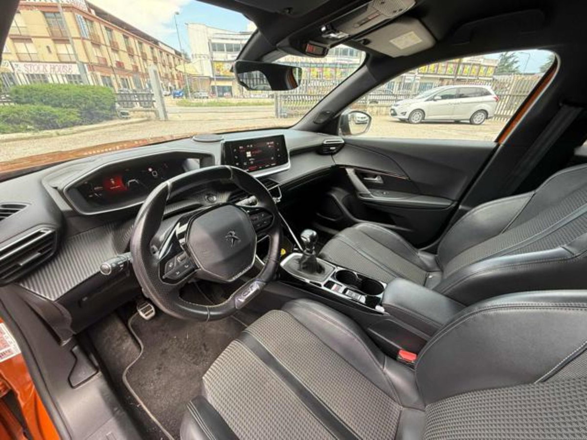 Peugeot 2008 BlueHDi 100 S&S GT Line (17)