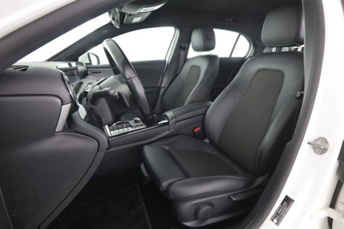 Mercedes-Benz Classe A 180 d Automatic Sport (2)