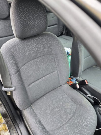 Renault Clio Storia 1.2 16V 5 porte GPL Confort (6)