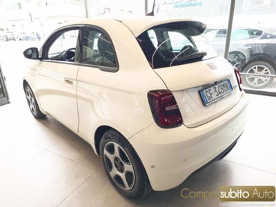 Fiat 500e La Prima Berlina 42 kWh (4)