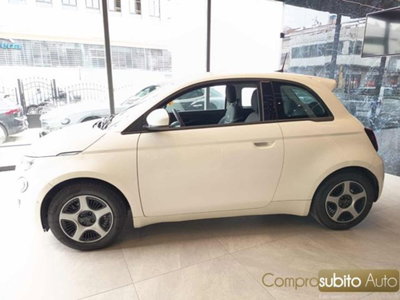 Fiat 500e La Prima Berlina 42 kWh (8)