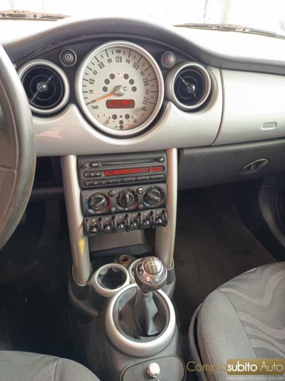 MINI Mini 1.6 16V One de luxe (9)