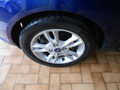 Ford Fiesta 1.4 3 porte Bz.- GPL (14)