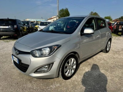 Hyundai i20 1.1 CRDi 5p. Sound Edition (2)