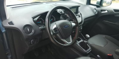 Ford Tourneo Courier 1.5 TDCI 100 CV Plus (10)