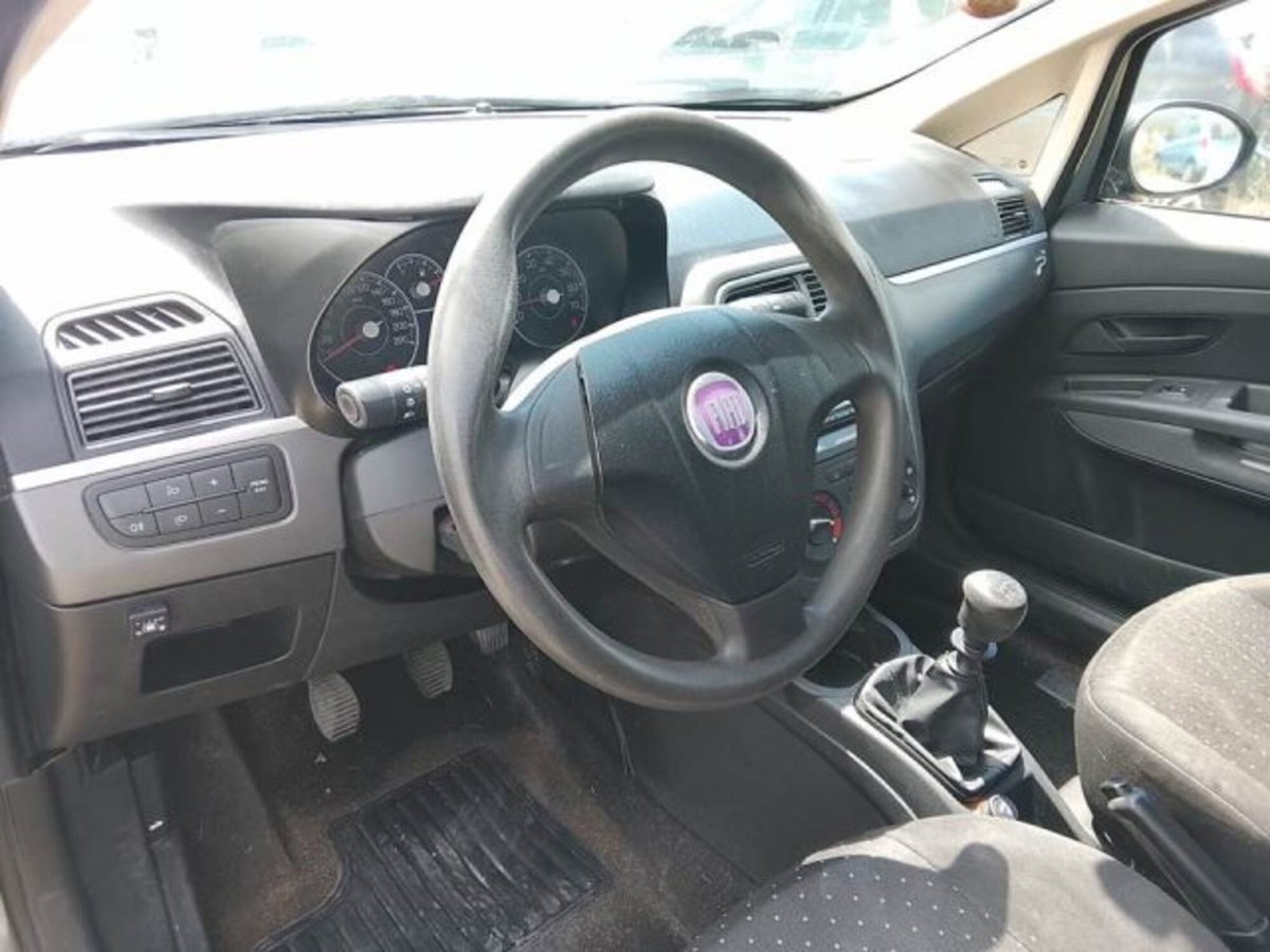 Fiat Grande Punto 1.2 5 porte (8)