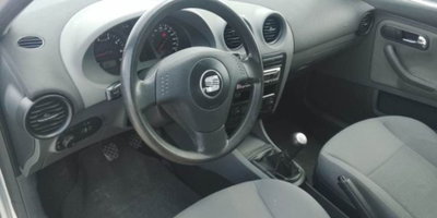SEAT Ibiza 1.4 16V 5p. Signo (5)