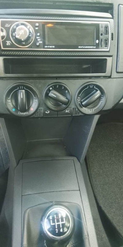 Volkswagen Polo 1.4 16V 5p. Comfortline (9)
