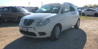 Lancia Ypsilon 1.4 Unyca Ecochic GPL (2)