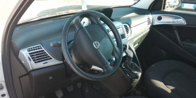 Lancia Ypsilon 1.4 Unyca Ecochic GPL (8)