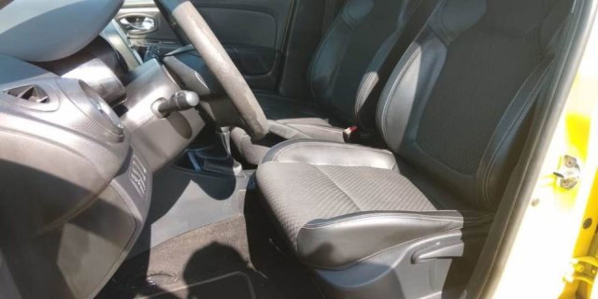 Renault Clio 1.2 75CV 5 porte Costume National (10)