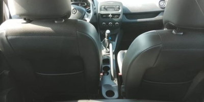 Renault Clio 1.2 75CV 5 porte Costume National (11)