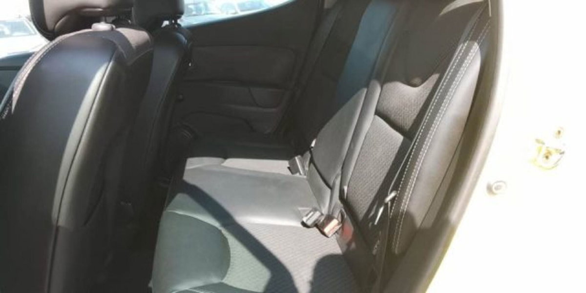 Renault Clio 1.2 75CV 5 porte Costume National (13)