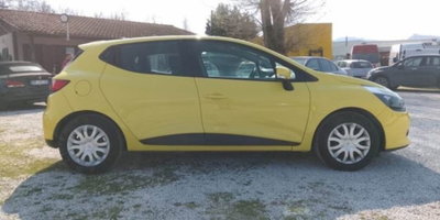 Renault Clio 1.2 75CV 5 porte Costume National (2)