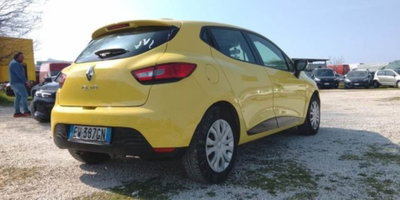 Renault Clio 1.2 75CV 5 porte Costume National (3)