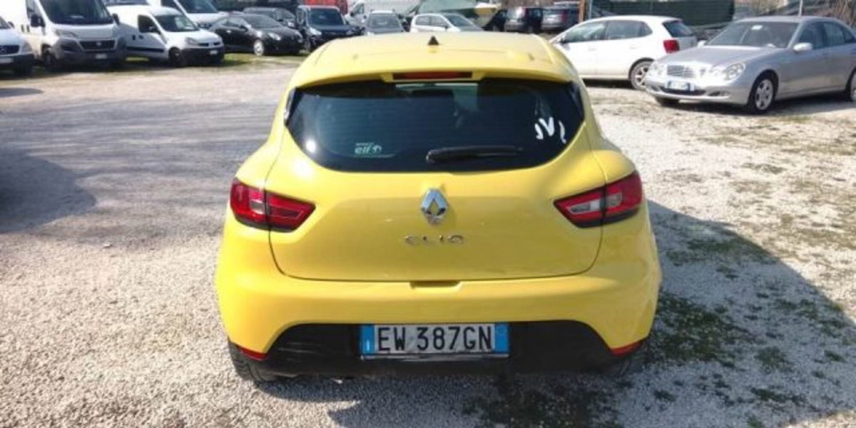 Renault Clio 1.2 75CV 5 porte Costume National (8)