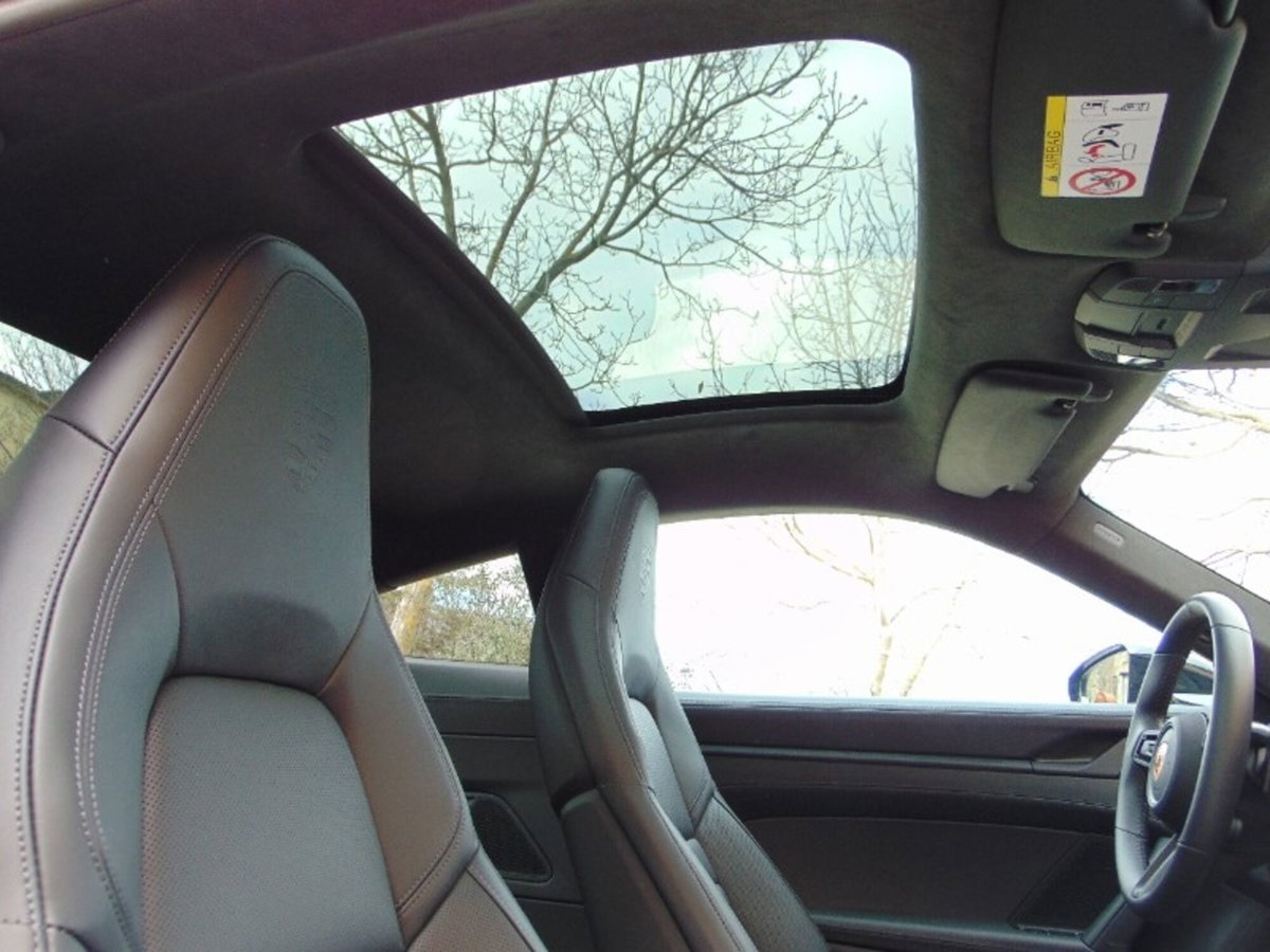 Porsche 911 Coupé 3.6 Carrera 4 GTS auto (11)