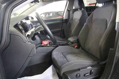 Volkswagen Golf 1.5 eTSI 130 CV EVO ACT DSG Style (19)