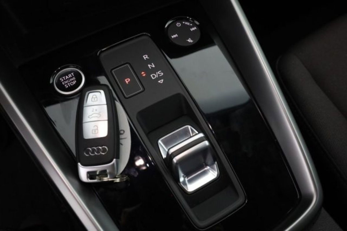 Audi A3 Sportback 30 TDI S tronic Business (13)