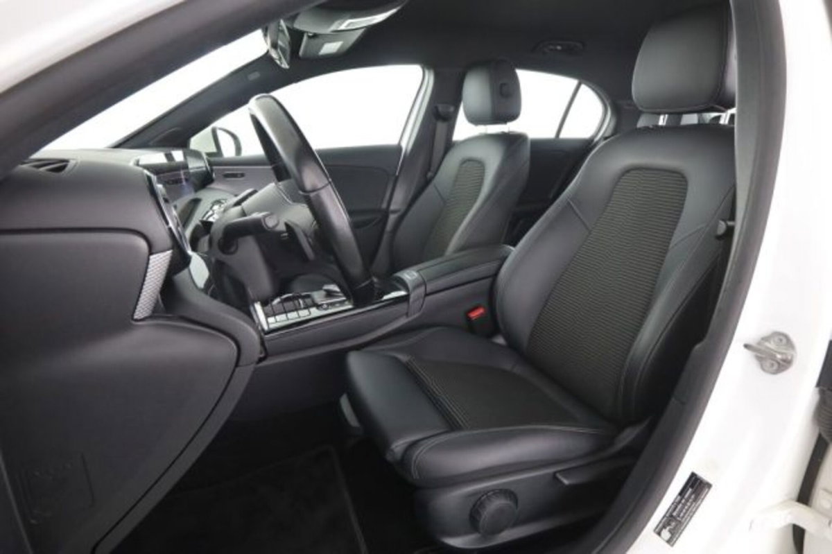 Mercedes-Benz Classe A 180 d Automatic Sport (2)