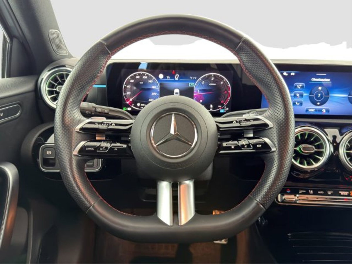 Mercedes-Benz Classe A 200 d AMG Line Premium Plus auto (13)
