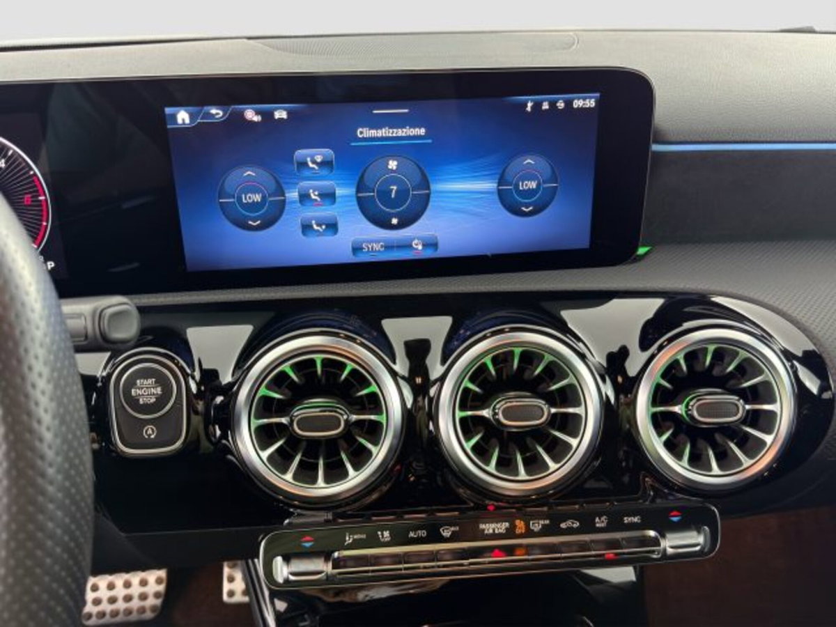 Mercedes-Benz Classe A 200 d AMG Line Premium Plus auto (17)