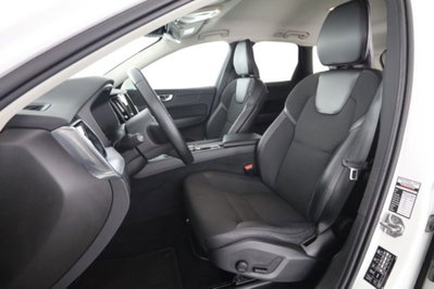 Volvo XC60 B4 Geartronic Momentum Pro (2)
