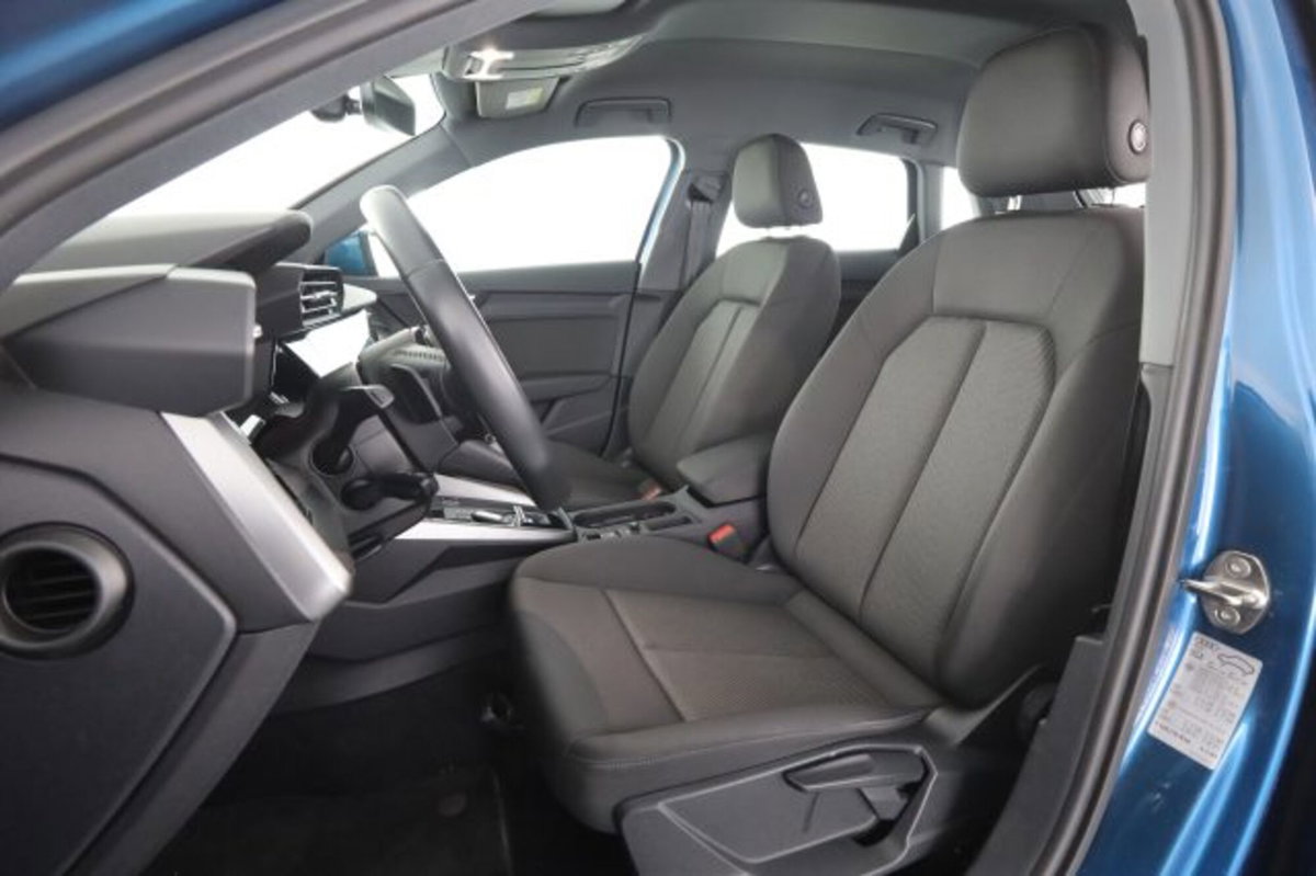 Audi A3 Sportback 30 TDI S tronic Business (2)