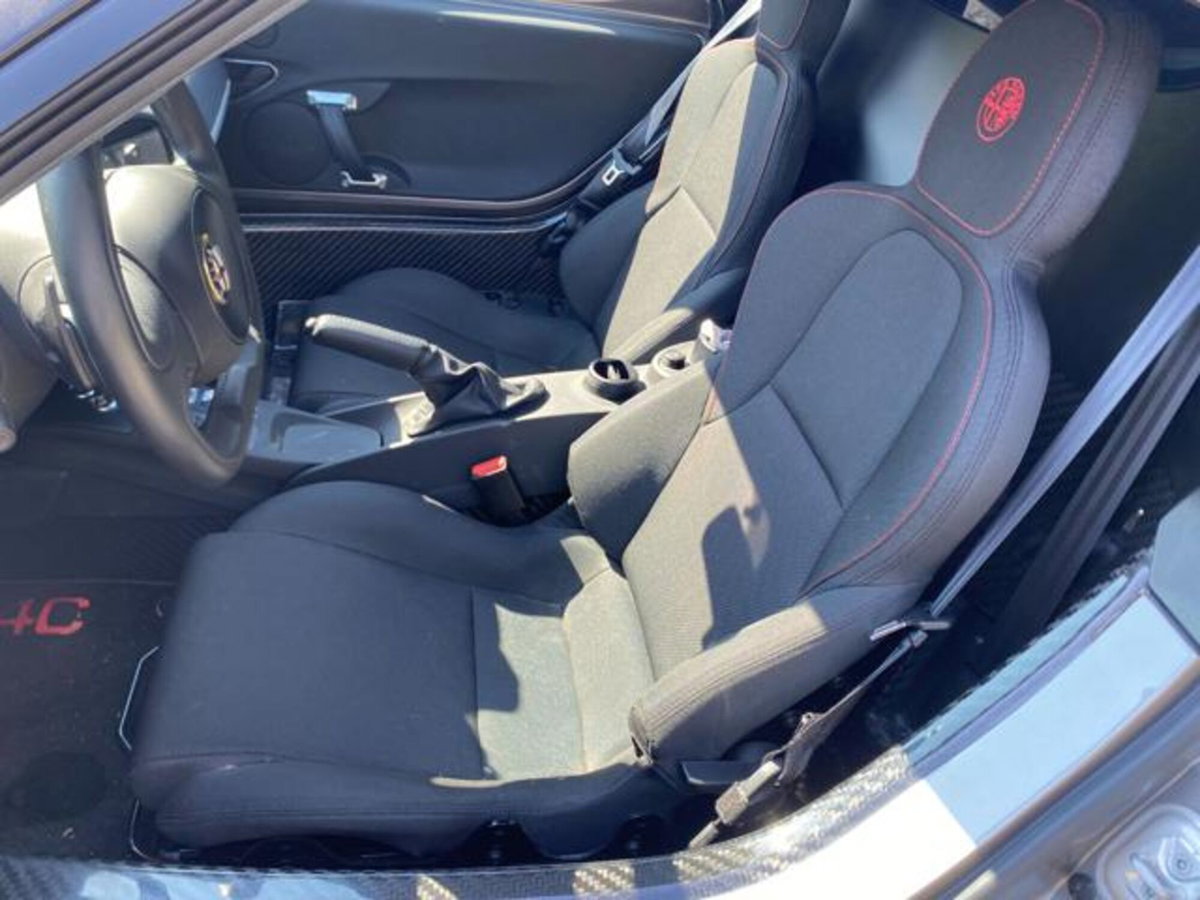 Alfa Romeo 4C Coupé 4C 1750 TBi (9)