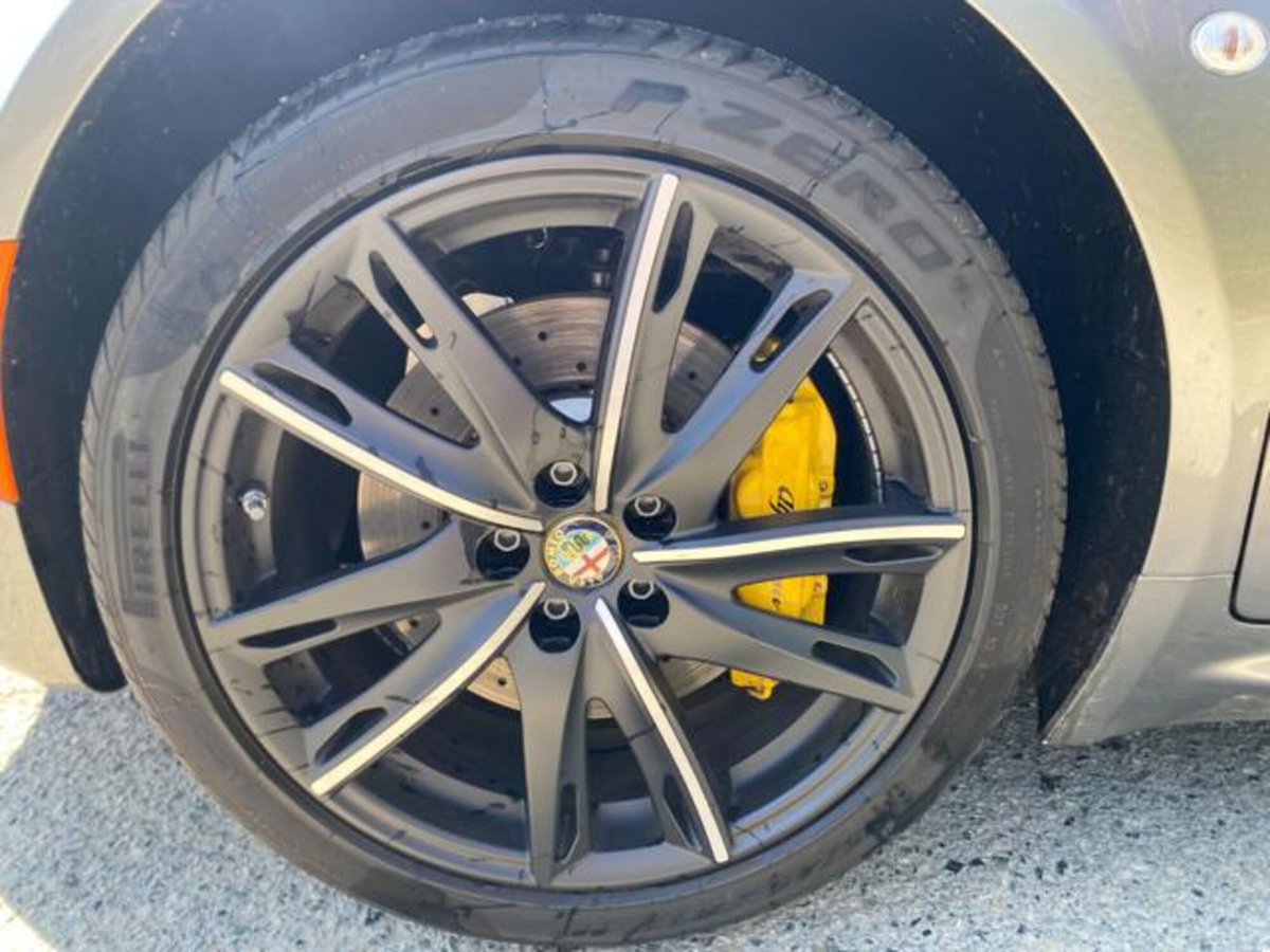 Alfa Romeo 4C Coupé 4C 1750 TBi (7)