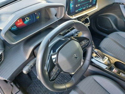 Peugeot 2008 motore elettrico 136 CV Allure Pack (18)