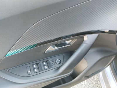 Peugeot 2008 motore elettrico 136 CV Allure Pack (19)