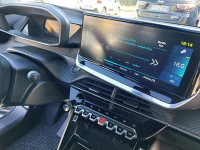 Peugeot 2008 motore elettrico 136 CV Allure Pack (9)