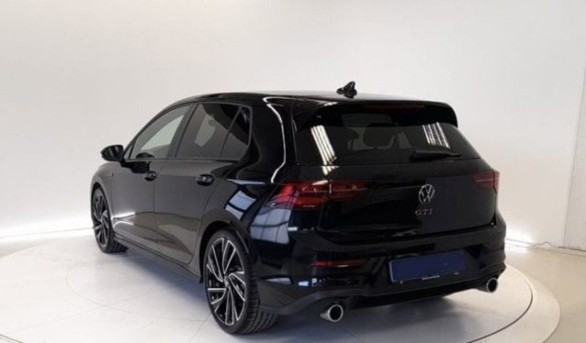 Volkswagen Golf 2.0 tsi GTI MT Ultimate 245cv (2)