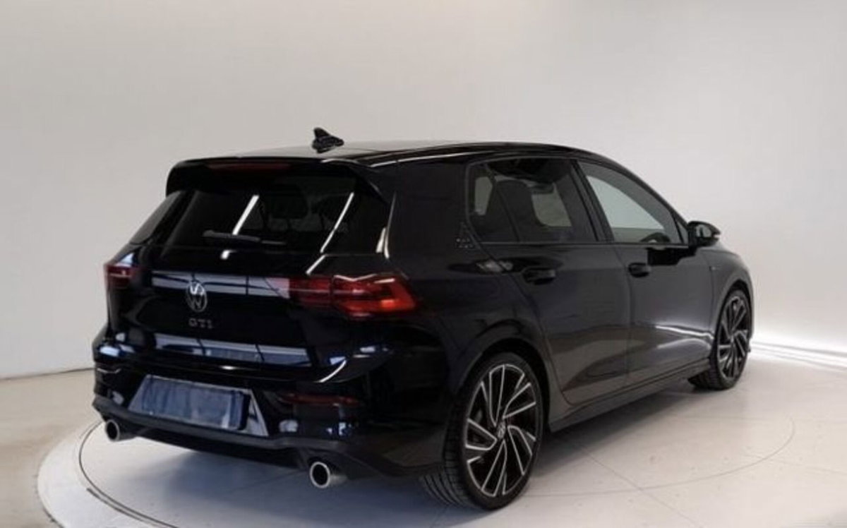 Volkswagen Golf 2.0 tsi GTI MT Ultimate 245cv (4)