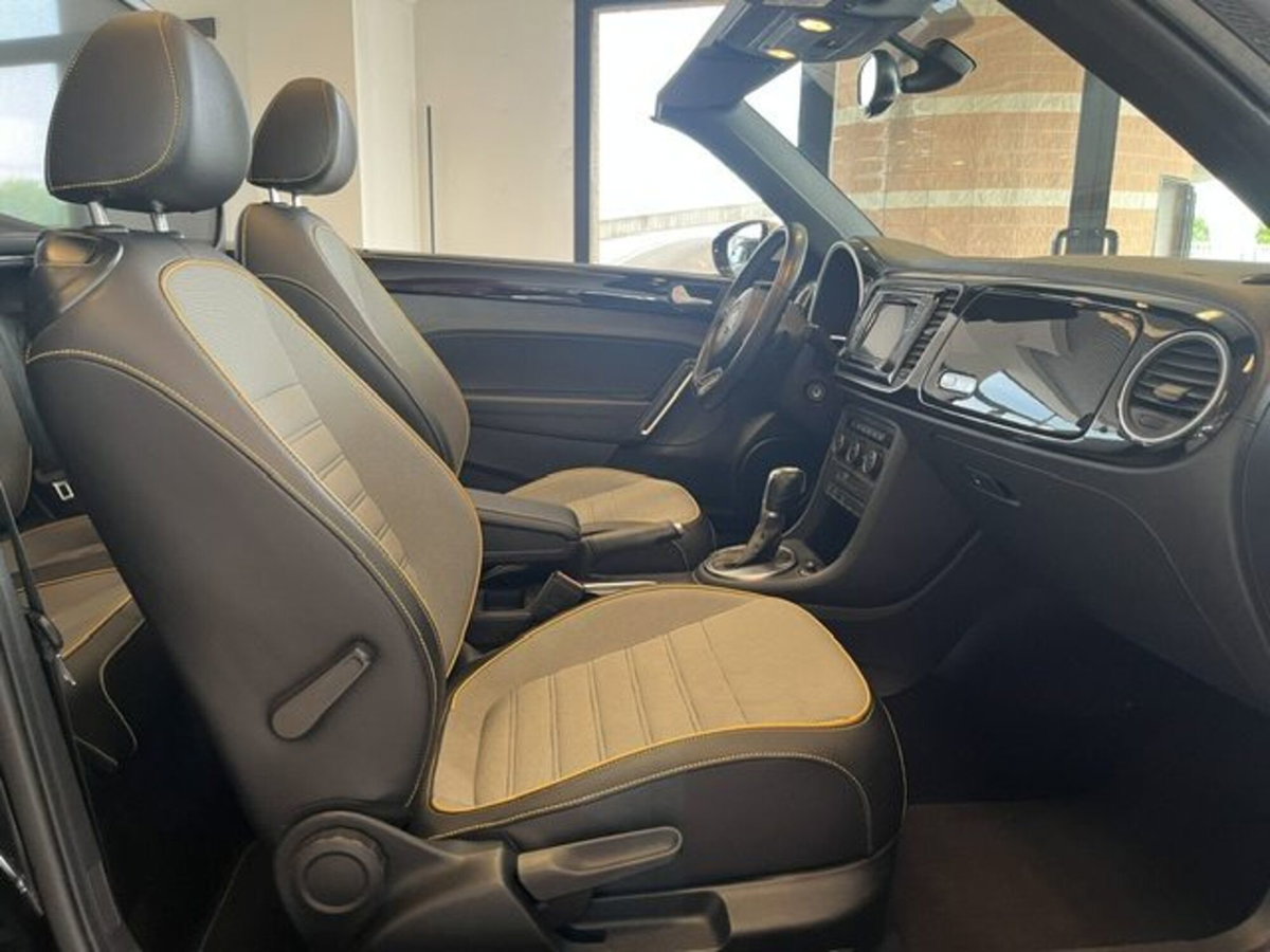 Volkswagen Maggiolino Cabrio 1.4 TSI DSG Sport BlueMotion Technology (12)