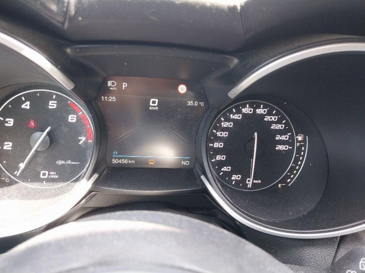 Alfa Romeo Stelvio Stelvio 2.0 Turbo 280 CV AT8 Q4 Veloce (9)
