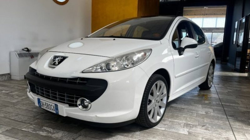 Peugeot 207 THP 150CV 5p. Féline