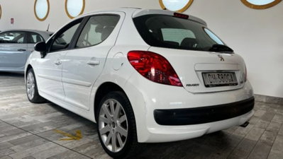 Peugeot 207 THP 150CV 5p. Féline (4)