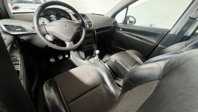 Peugeot 207 THP 150CV 5p. Féline (7)