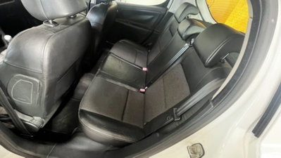 Peugeot 207 THP 150CV 5p. Féline (8)