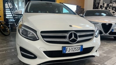 Mercedes-Benz Classe B 180 d Automatic Sport (2)