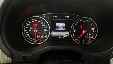 Mercedes-Benz Classe B 180 d Automatic Sport (9)