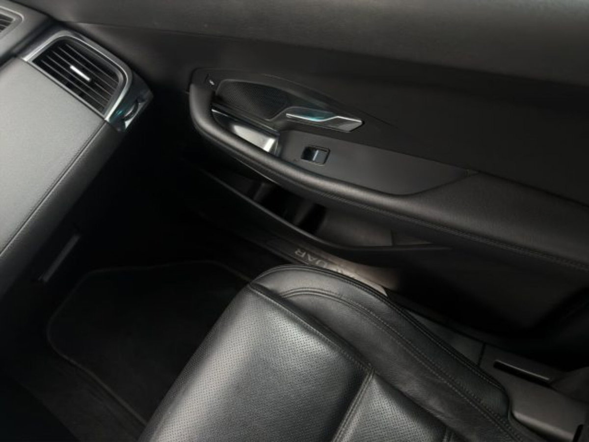 Jaguar E-Pace 2.0D 150 CV AWD aut. S (17)